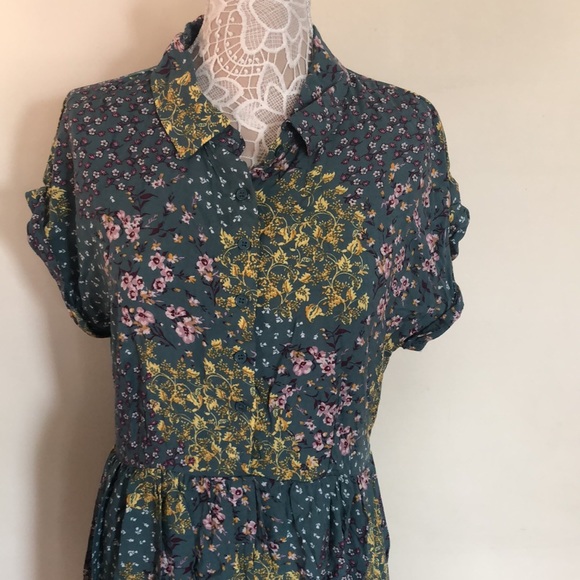 Floral Dress with collar - Picture 2 of 9